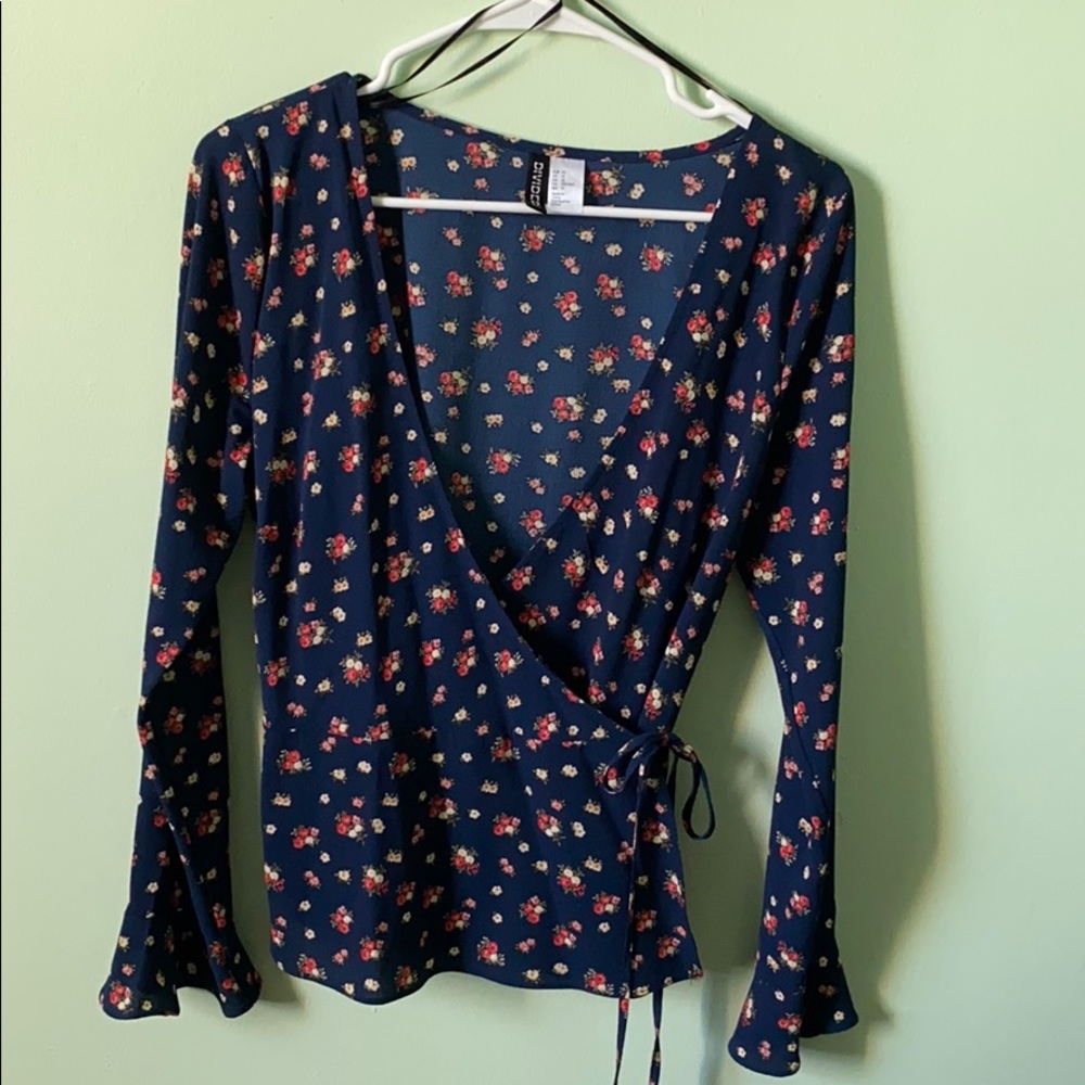 Wrap tie top